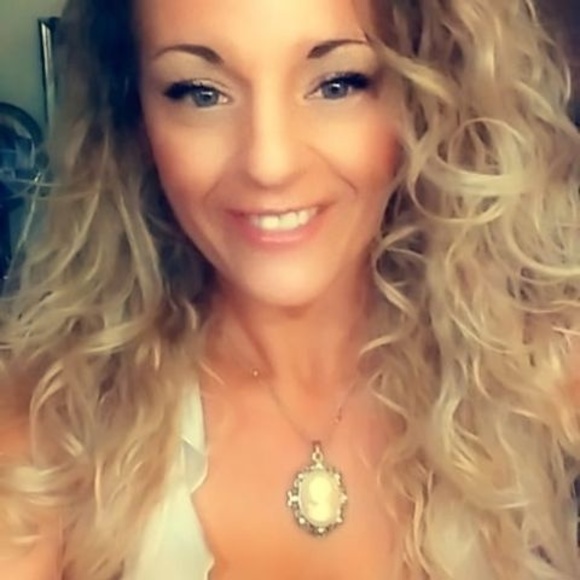 Meet your Posher, Ella - Picture 1 of 1